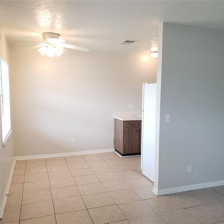 Recently Rented: $1,195 (1 beds, 1 baths, 693 Square Feet)