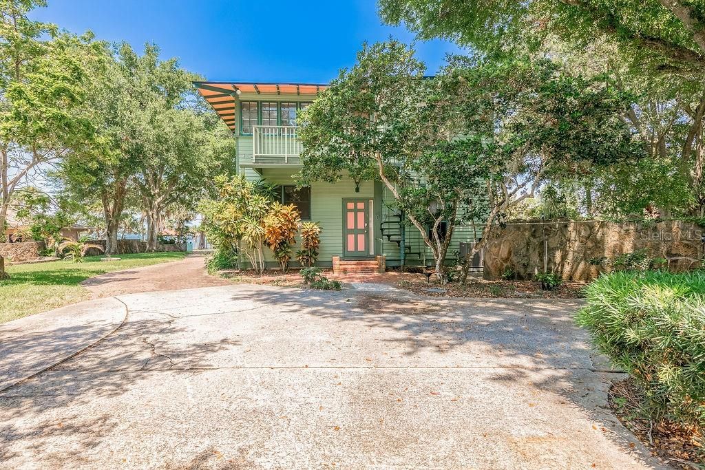 Vendido Recientemente: $1,750,000 (6 camas, 3 baños, 3364 Pies cuadrados)