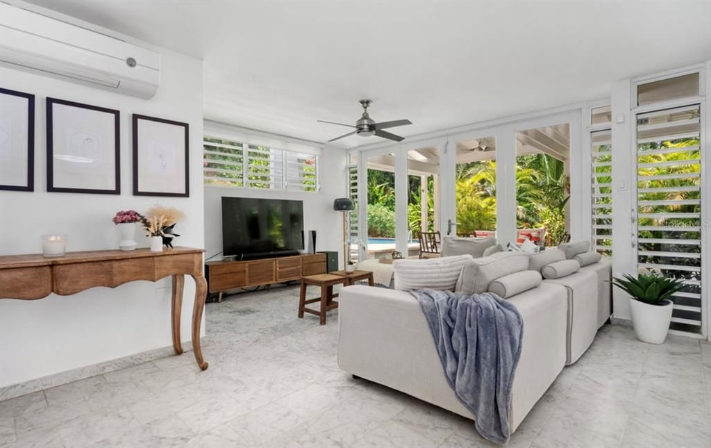 Active With Contract: $1,300,000 (4 beds, 2 baths, 3564 Square Feet)