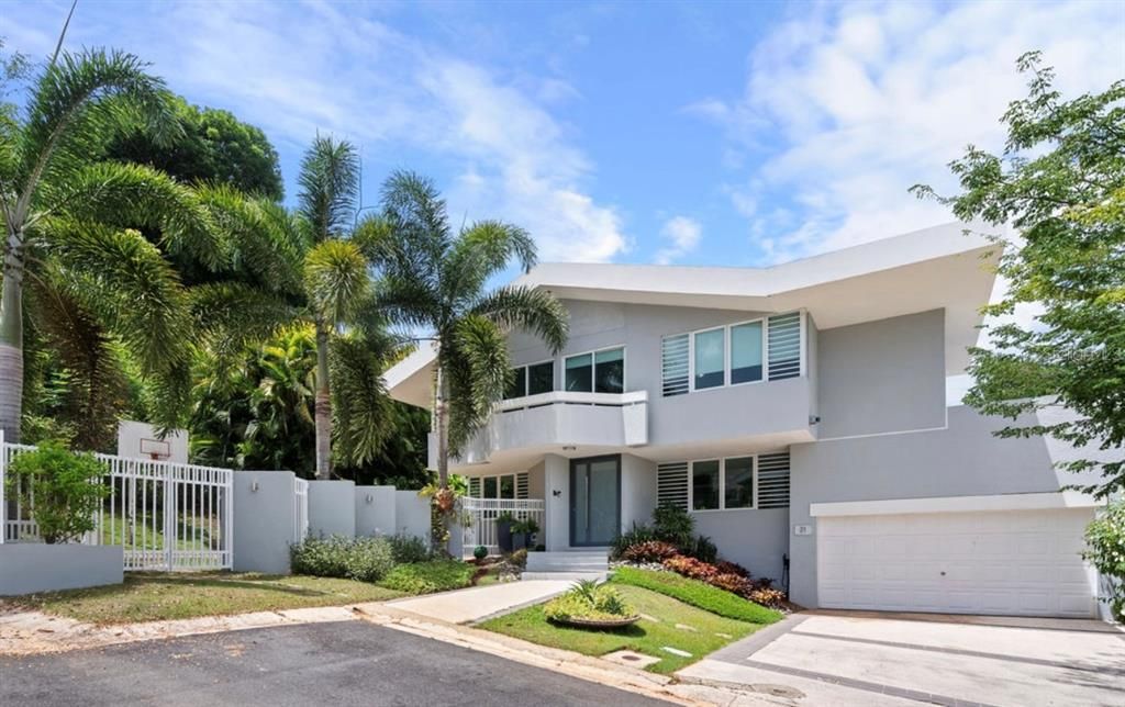 Active With Contract: $1,300,000 (4 beds, 2 baths, 3564 Square Feet)