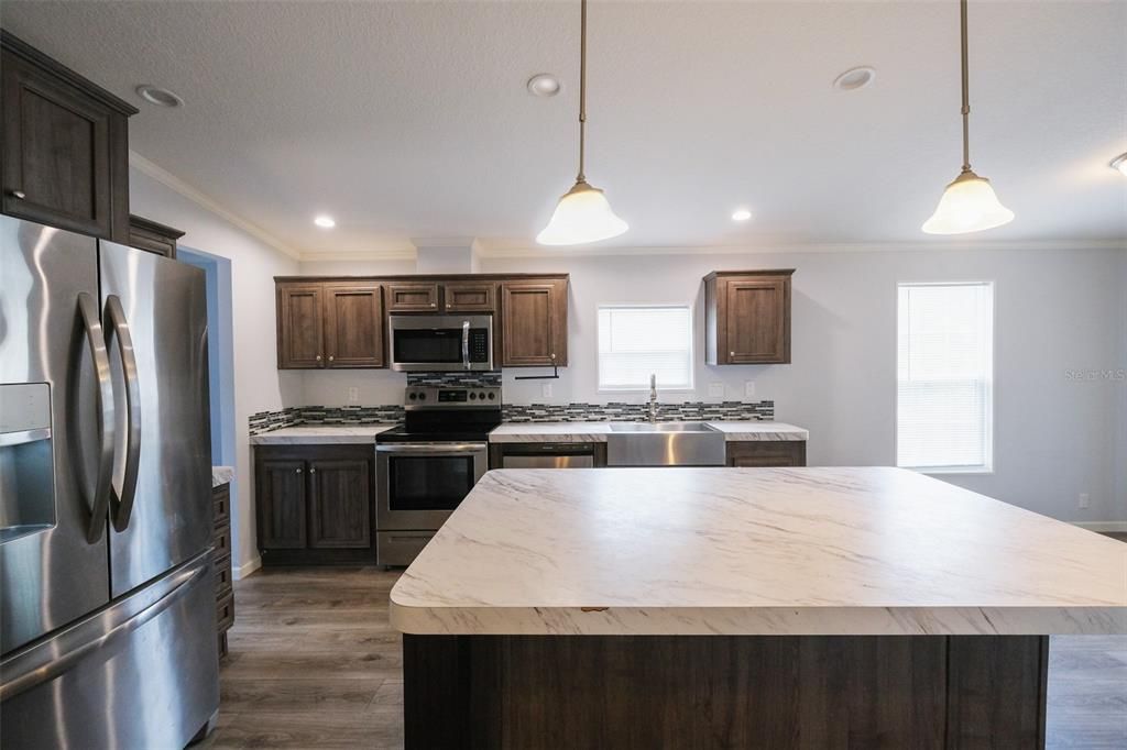 Recently Sold: $330,000 (3 beds, 2 baths, 1512 Square Feet)