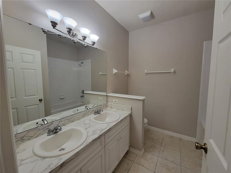 最近租的: $1,850 (3 贝兹, 2 浴室, 1380 平方英尺)