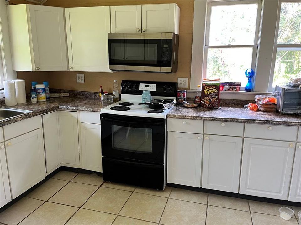 For Sale: $190,000 (3 beds, 1 baths, 1597 Square Feet)