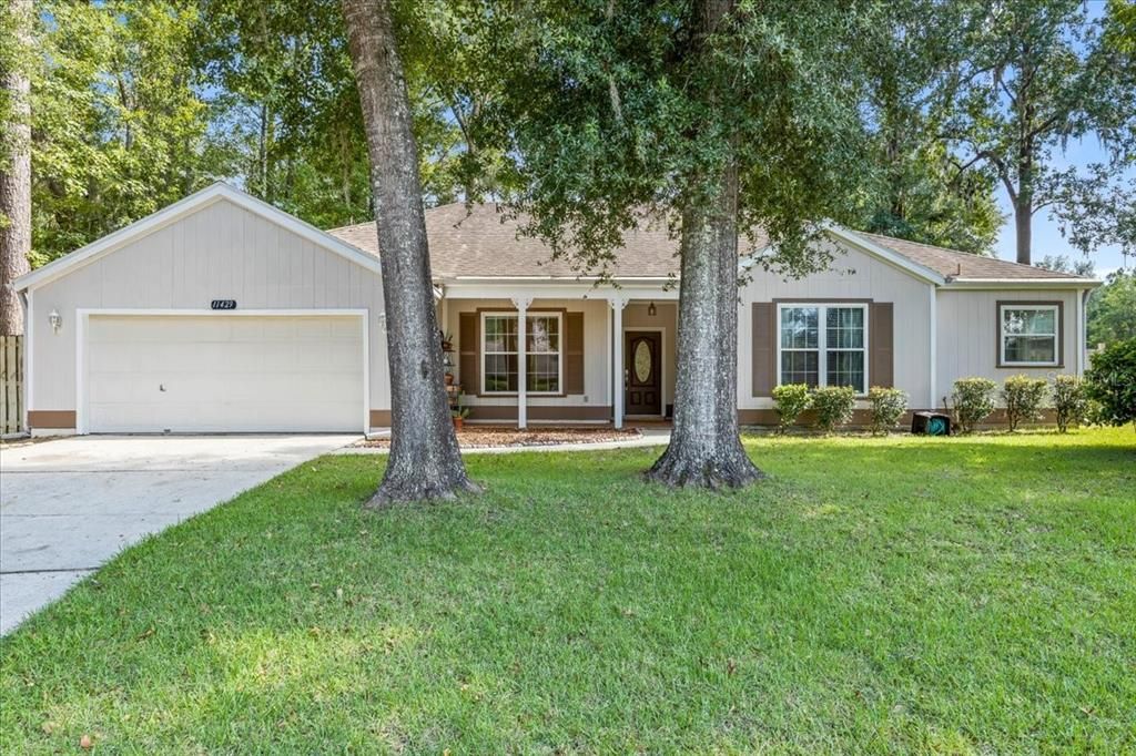 Recently Sold: $370,000 (3 beds, 2 baths, 1864 Square Feet)