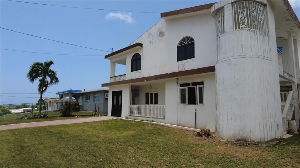 Vendido Recientemente: $180,000 (5 camas, 3 baños, 2255 Pies cuadrados)