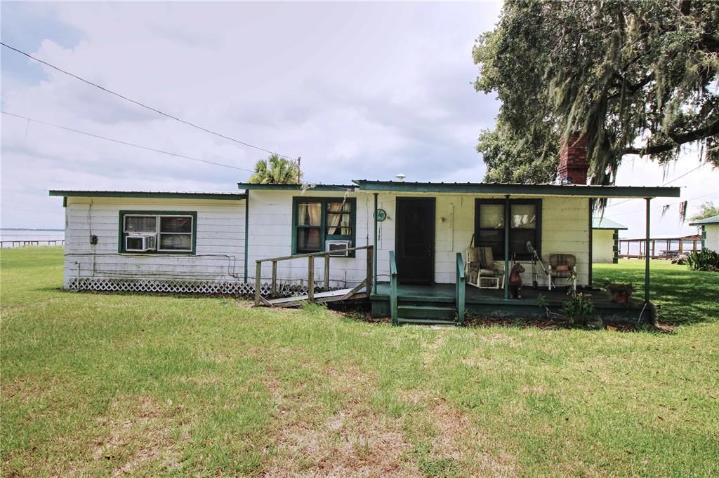 Recently Sold: $180,000 (3 beds, 1 baths, 1011 Square Feet)