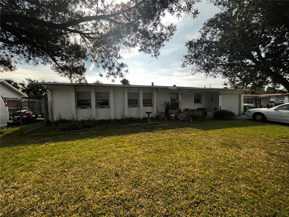 Recently Sold: $230,000 (3 beds, 2 baths, 1092 Square Feet)