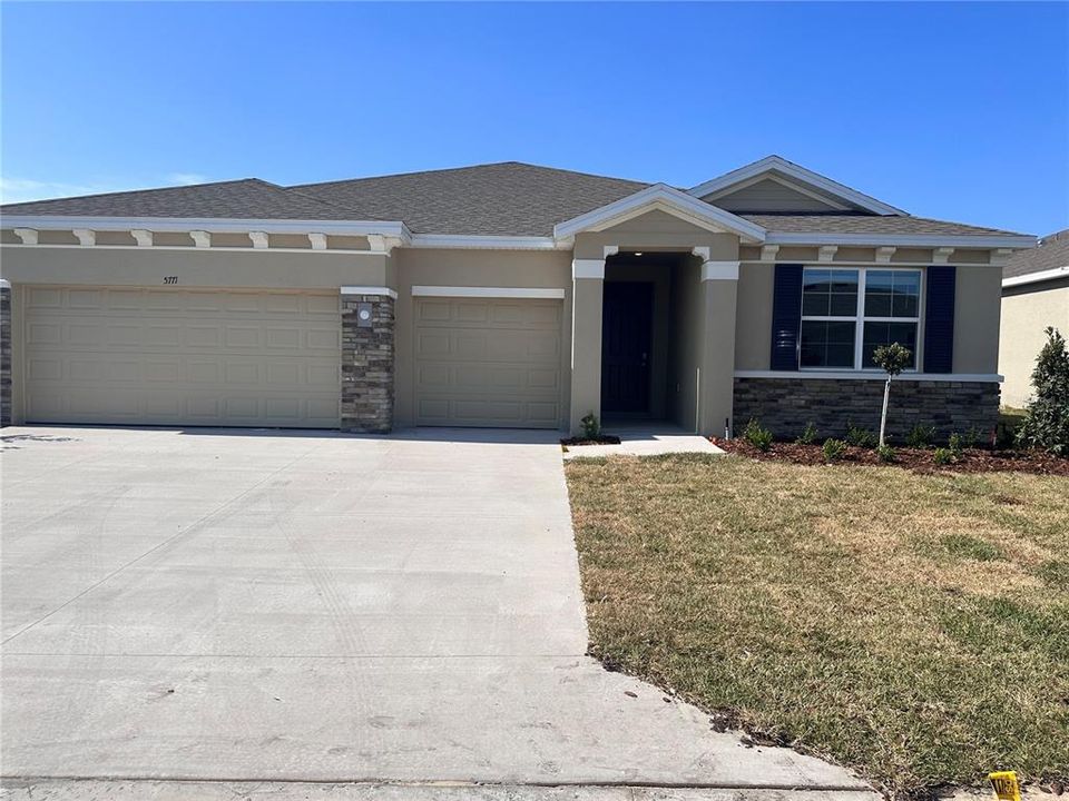 Recently Sold: $420,000 (4 beds, 3 baths, 2787 Square Feet)