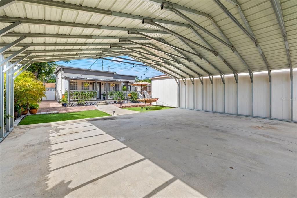 3 Vehicle carport for all of your belongings and endless opportunities