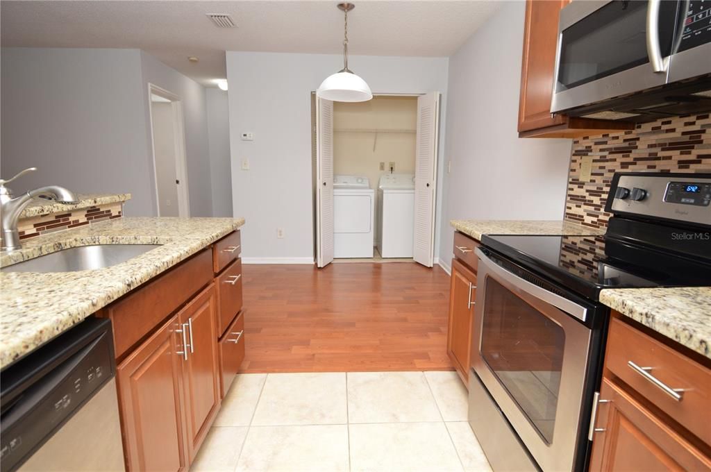 Recently Rented: $1,600 (1 beds, 1 baths, 742 Square Feet)