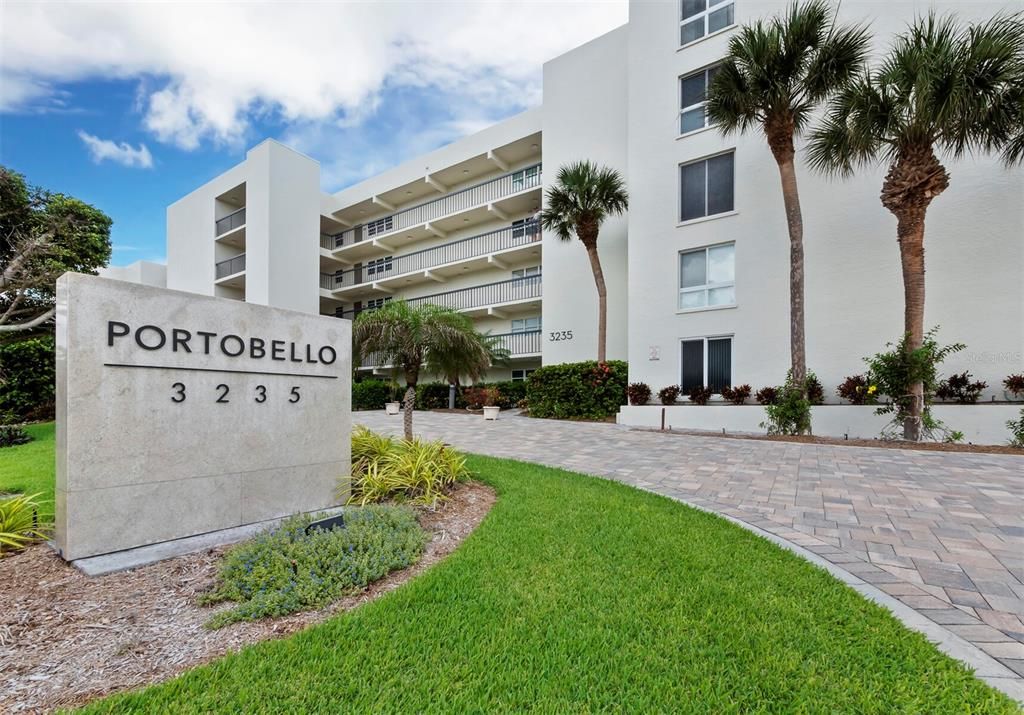 Recently Sold: $1,250,000 (2 beds, 2 baths, 1260 Square Feet)