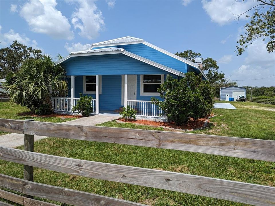 Recently Sold: $449,000 (3 beds, 3 baths, 2068 Square Feet)