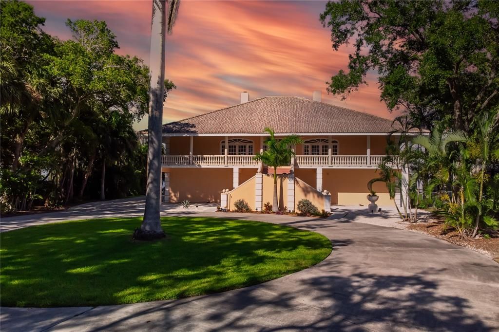 Active With Contract: $2,990,000 (3 beds, 2 baths, 5016 Square Feet)