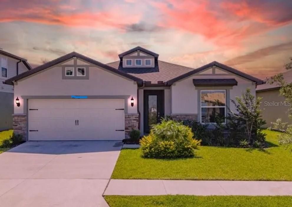 Недавно продано: $681,400 (3 спален, 3 ванн, 2100 Квадратных фут)