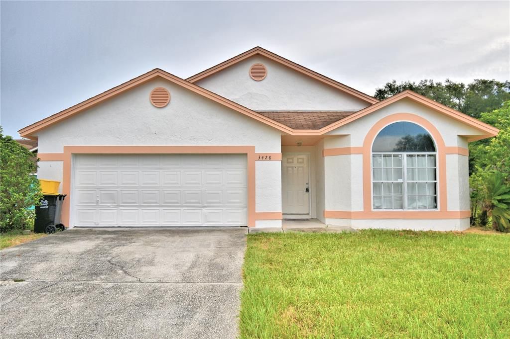 Recently Rented: $1,800 (3 beds, 2 baths, 1398 Square Feet)