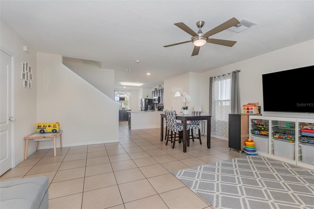Recently Sold: $330,000 (3 beds, 2 baths, 1724 Square Feet)