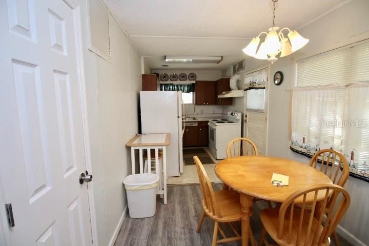Recently Sold: $249,900 (1 beds, 1 baths, 765 Square Feet)