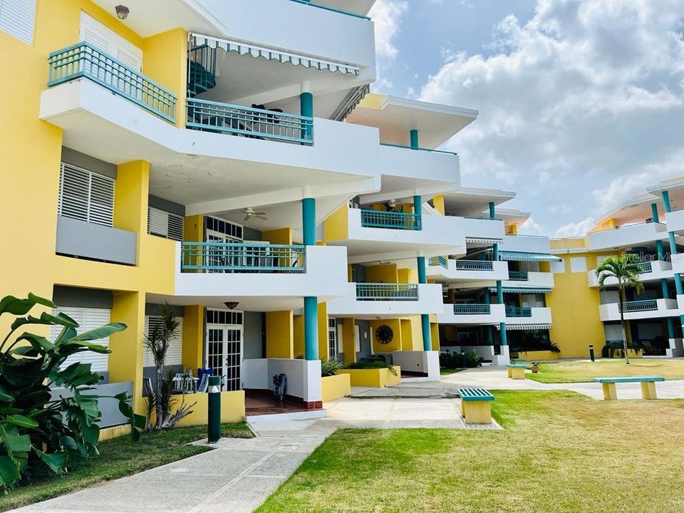 Недавно продано: $395,000 (3 спален, 2 ванн, 1694.53 Квадратных фут)