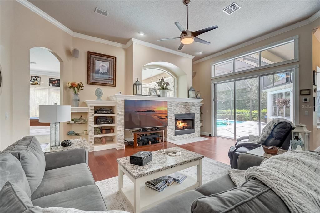 Recently Sold: $975,000 (4 beds, 3 baths, 3881 Square Feet)