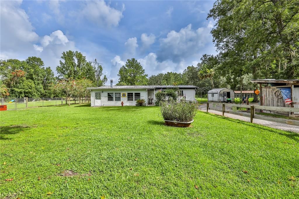 For Sale: $825,000 (3 beds, 2 baths, 1344 Square Feet)