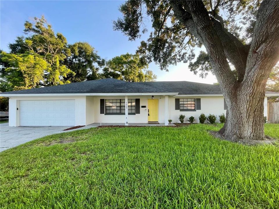 Recently Rented: $2,999 (4 beds, 3 baths, 2456 Square Feet)