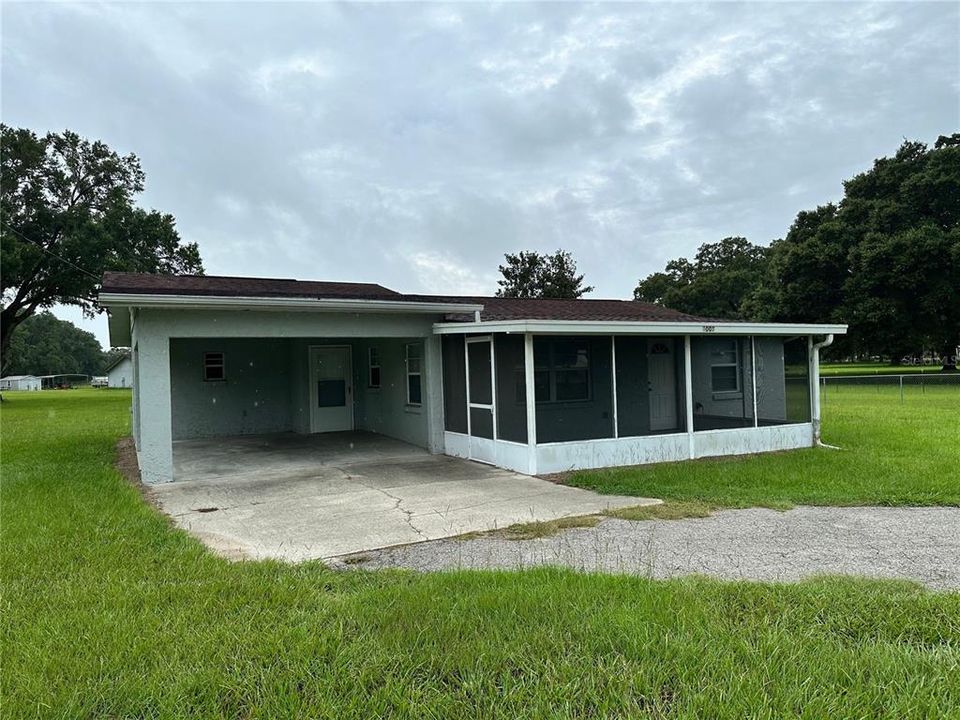 Recently Rented: $1,100 (2 beds, 1 baths, 1034 Square Feet)