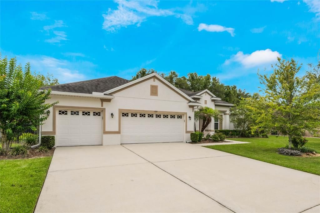 Recently Sold: $445,000 (3 beds, 3 baths, 2341 Square Feet)
