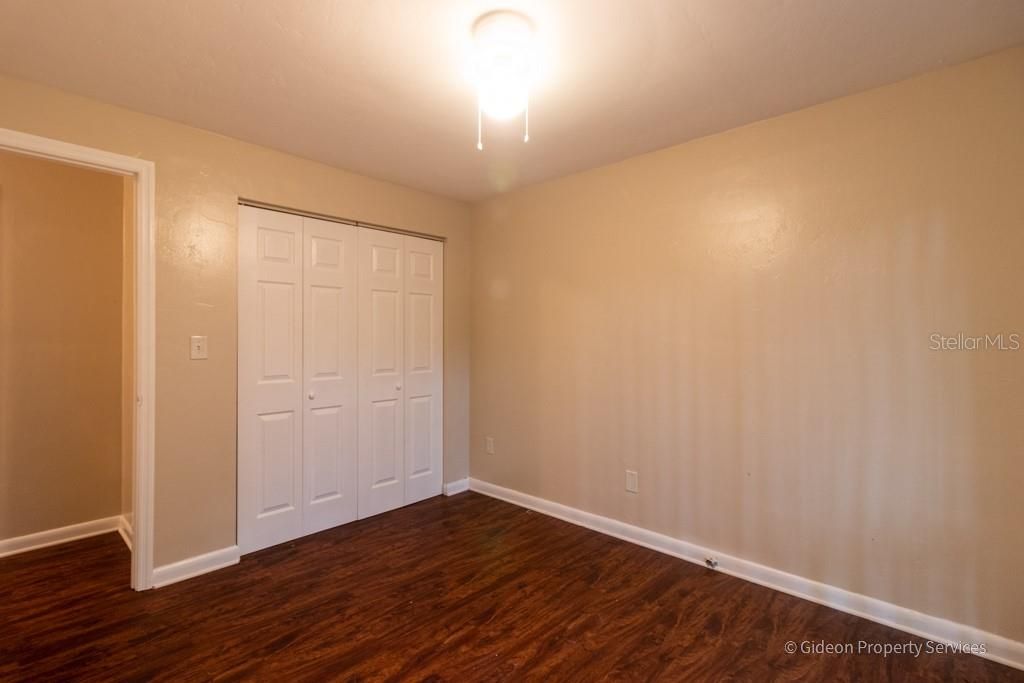 Recently Rented: $950 (2 beds, 1 baths, 1048 Square Feet)
