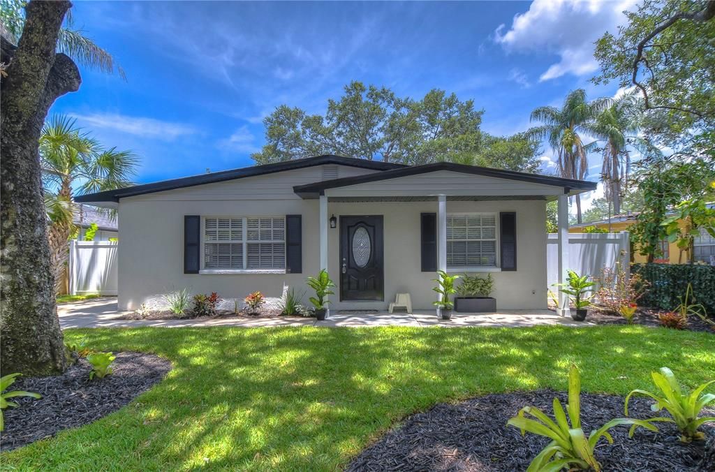 Recently Sold: $685,000 (3 beds, 2 baths, 1519 Square Feet)