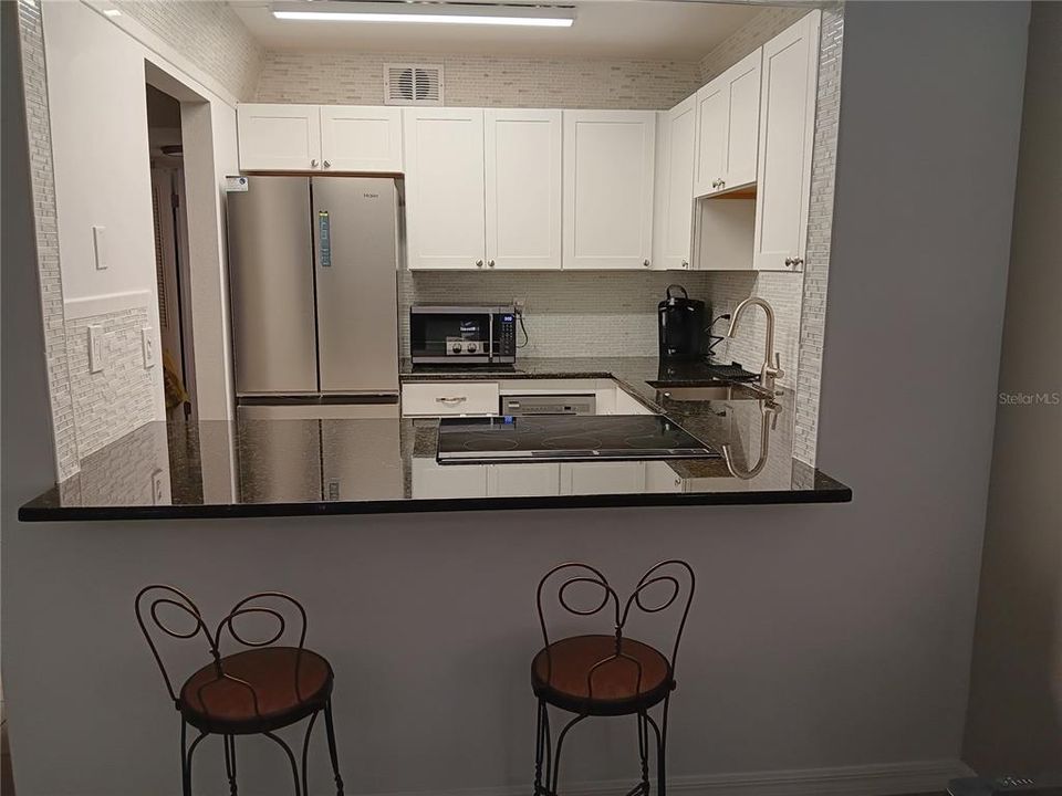 For Sale: $104,900 (1 beds, 1 baths, 710 Square Feet)