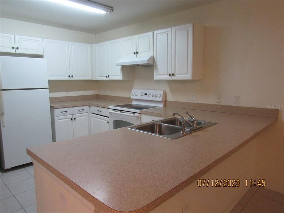 Recently Rented: $1,100 (2 beds, 2 baths, 973 Square Feet)