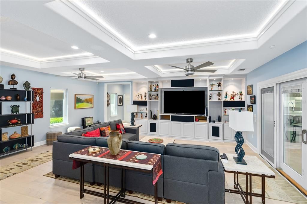 Recently Sold: $2,999,990 (5 beds, 4 baths, 8180 Square Feet)