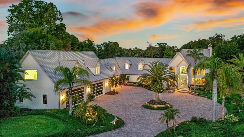 Recently Sold: $2,999,990 (5 beds, 4 baths, 8180 Square Feet)