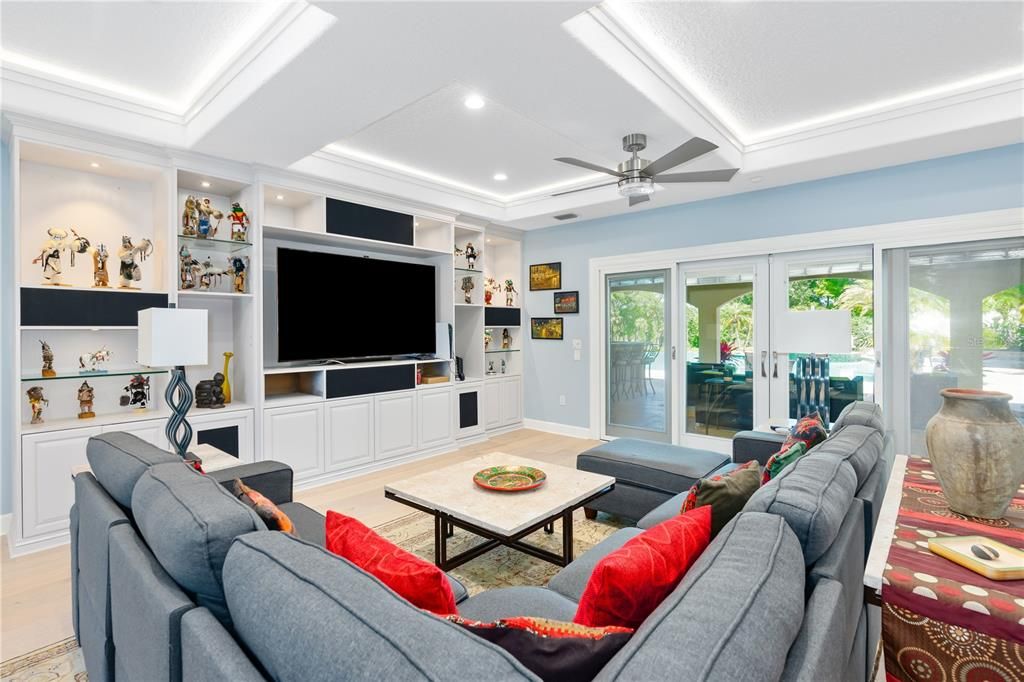 Recently Sold: $2,999,990 (5 beds, 4 baths, 8180 Square Feet)