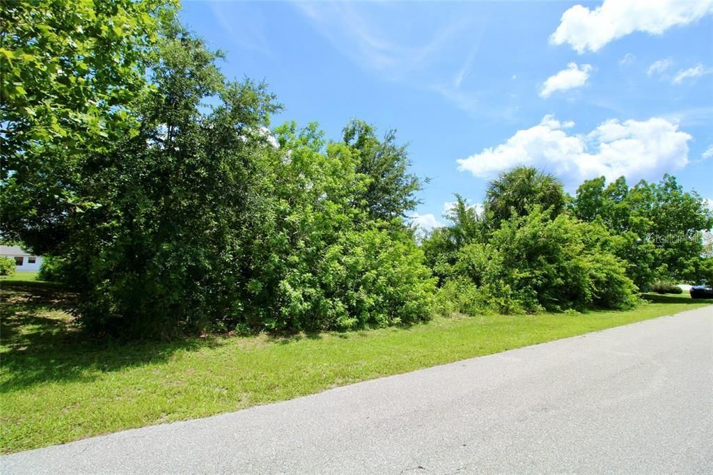 En Venta: $28,000 (0.23 acres)