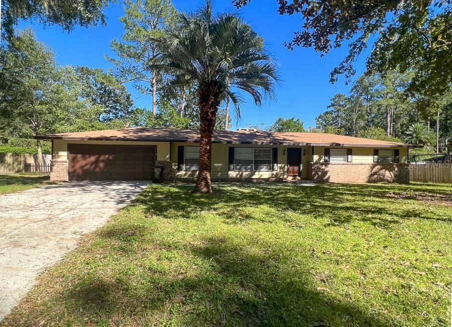 Recently Rented: $1,850 (3 beds, 2 baths, 1560 Square Feet)