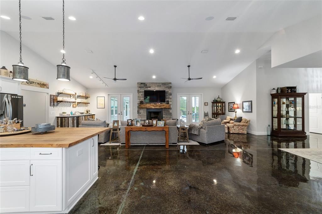 Recently Sold: $999,000 (4 beds, 3 baths, 3120 Square Feet)