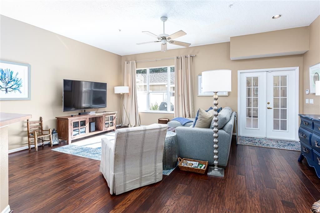 Recently Sold: $375,000 (3 beds, 2 baths, 1742 Square Feet)