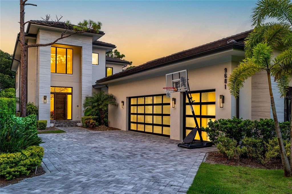 Recently Sold: $2,940,000 (5 beds, 5 baths, 4565 Square Feet)