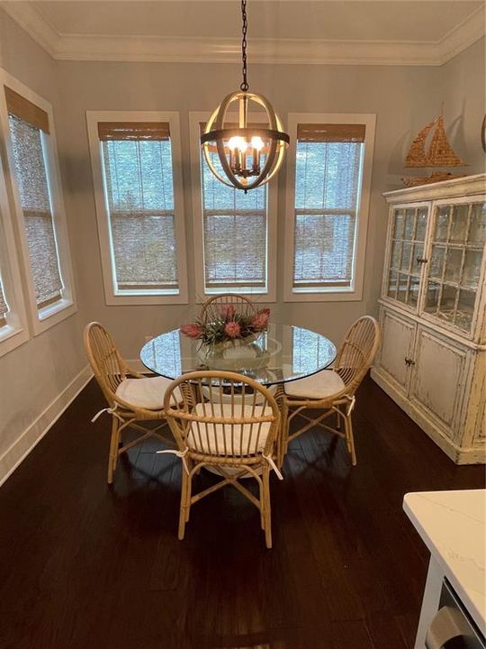 Kitchen eating area