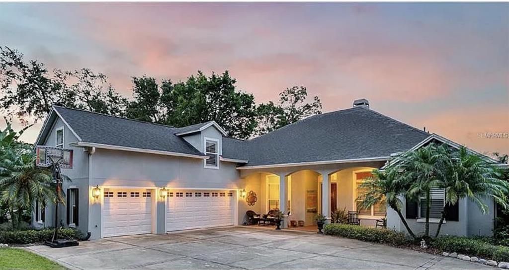 Recently Sold: $1,800,000 (5 beds, 5 baths, 4078 Square Feet)