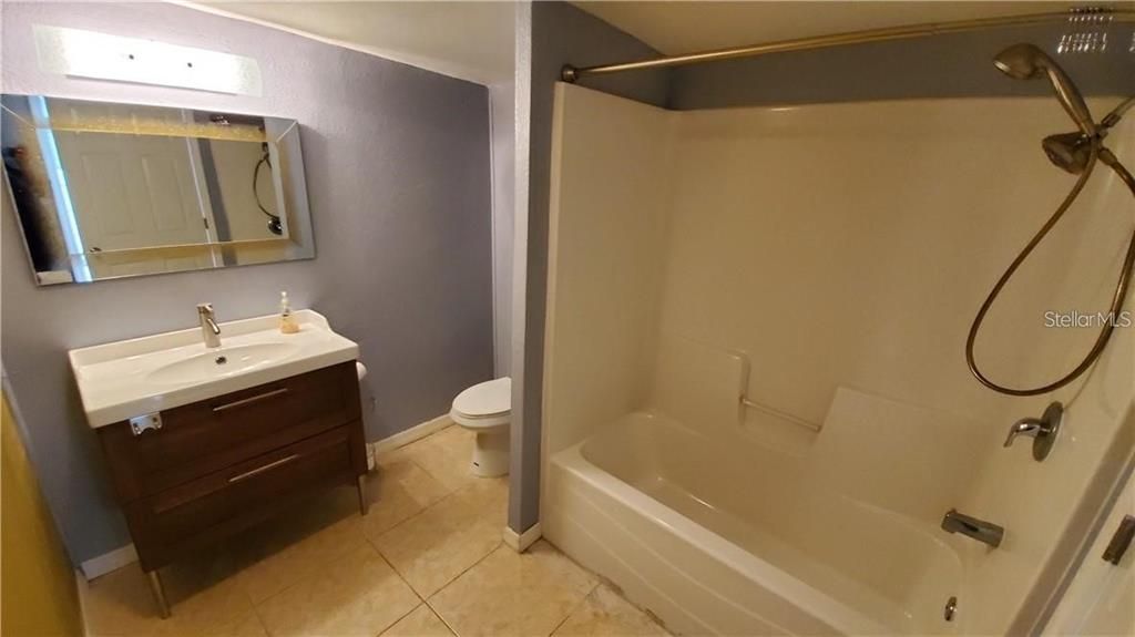 最近租的: $2,000 (2 贝兹, 2 浴室, 1169 平方英尺)