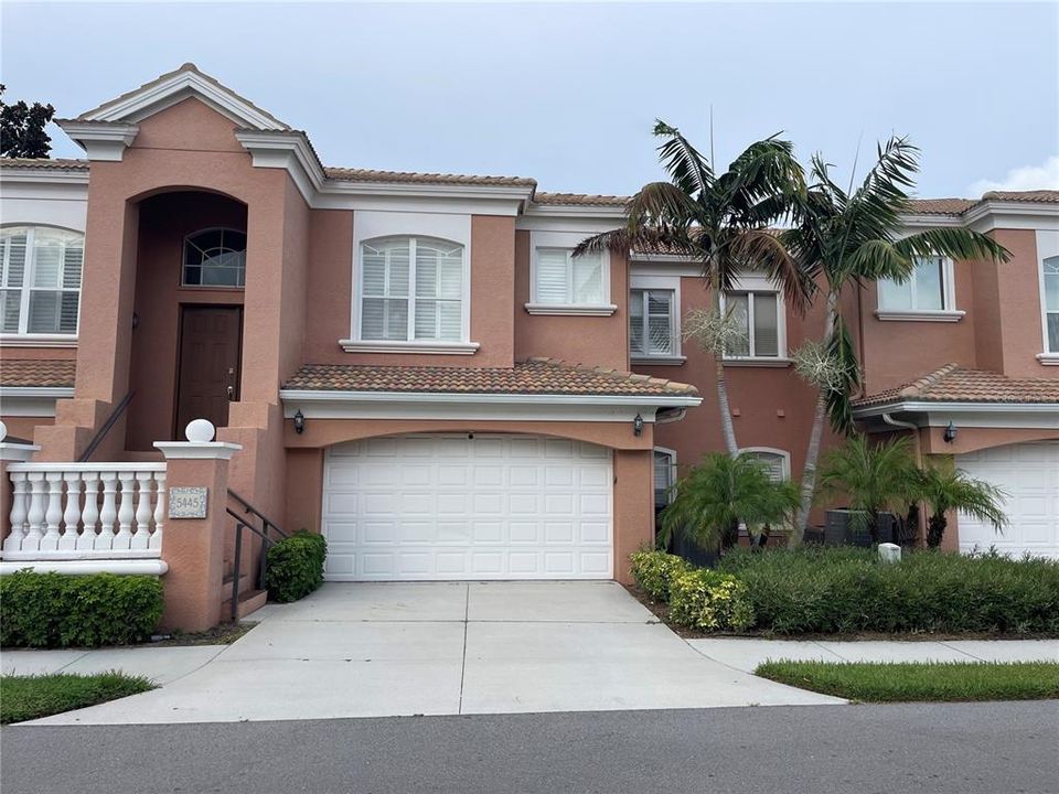 Recently Sold: $1,100,000 (4 beds, 3 baths, 2719 Square Feet)