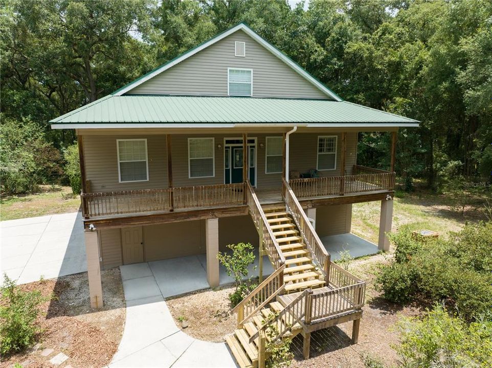 Recently Sold: $685,000 (4 beds, 3 baths, 2204 Square Feet)