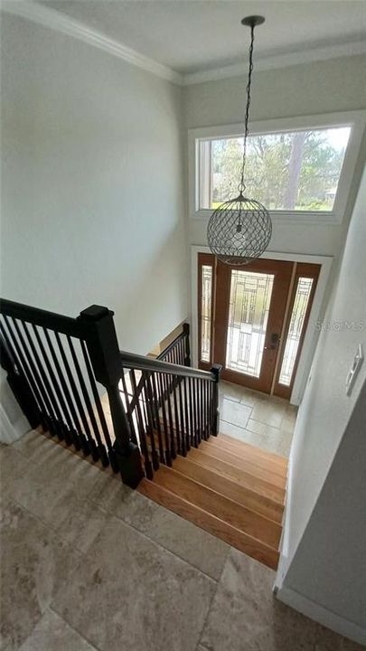 Grand entrance - stairway to all bedrooms on 2nd floor