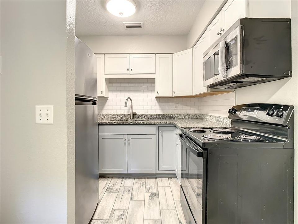 Recently Rented: $1,550 (2 beds, 1 baths, 768 Square Feet)