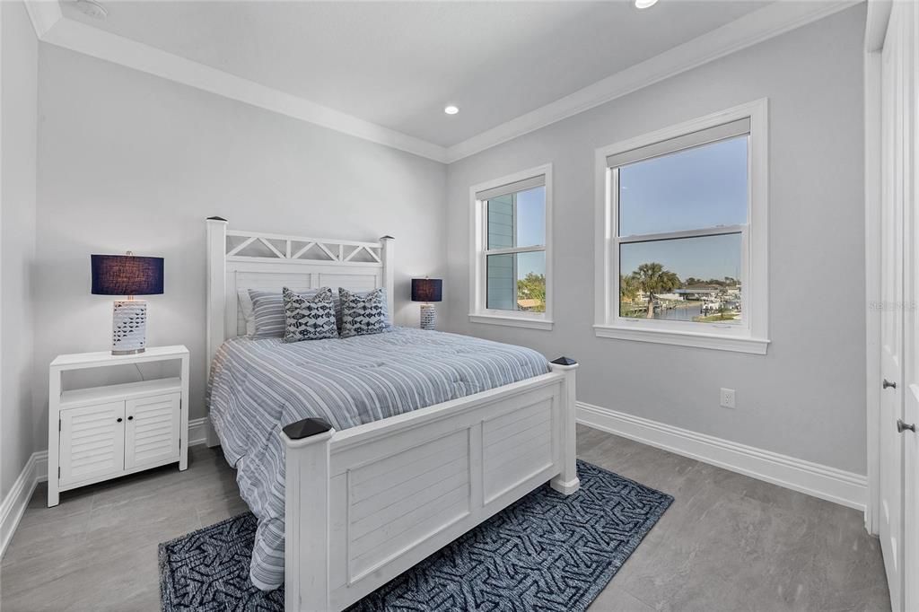 Recently Sold: $2,900,000 (4 beds, 3 baths, 2929 Square Feet)