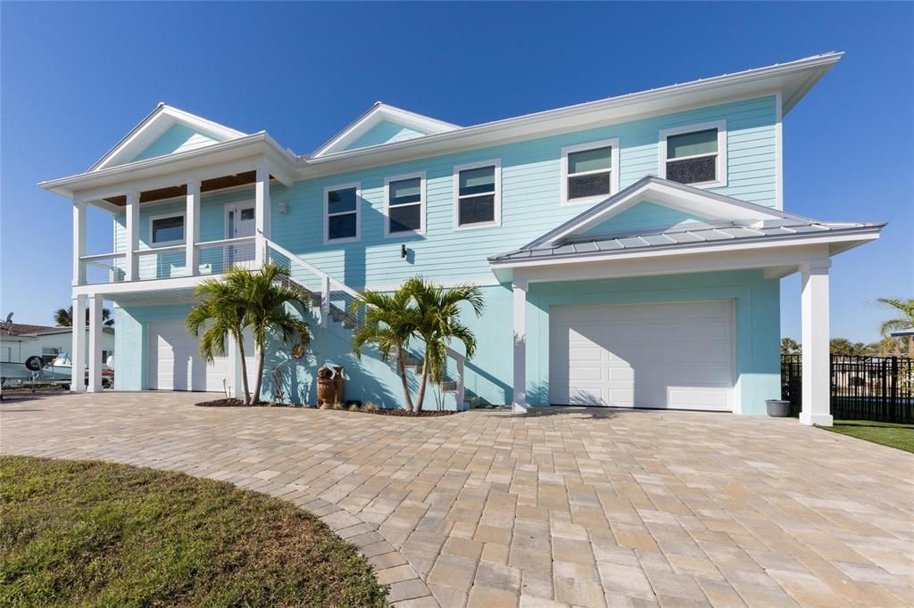 Recently Sold: $2,900,000 (4 beds, 3 baths, 2929 Square Feet)