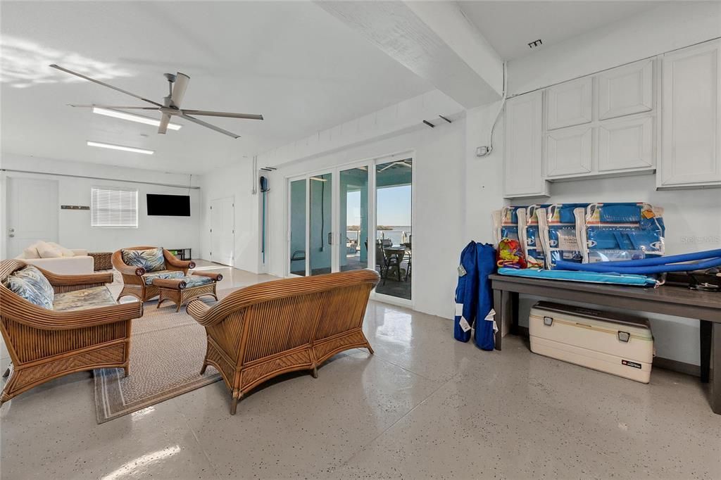 Recently Sold: $2,900,000 (4 beds, 3 baths, 2929 Square Feet)