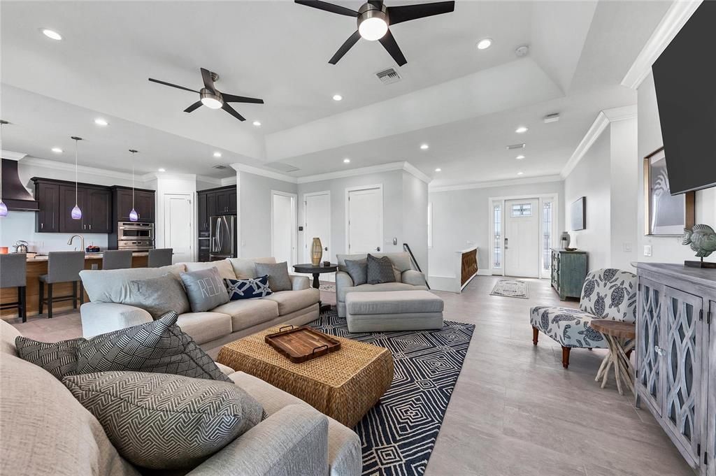 Recently Sold: $2,900,000 (4 beds, 3 baths, 2929 Square Feet)